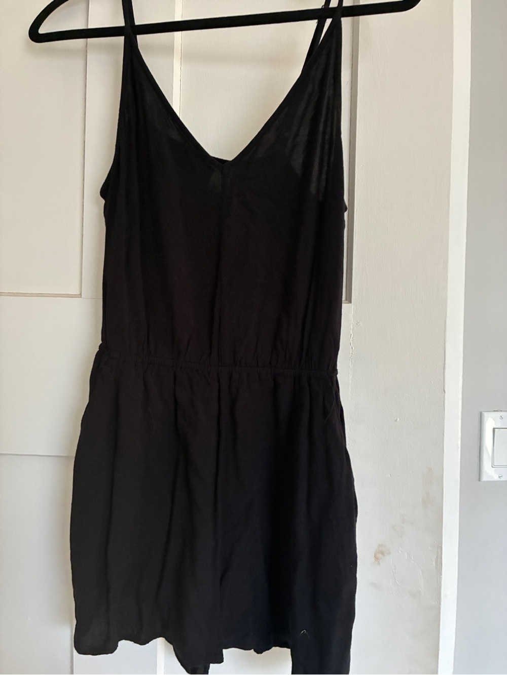H&M Black Sleeveless V-Neck Jumpsuit